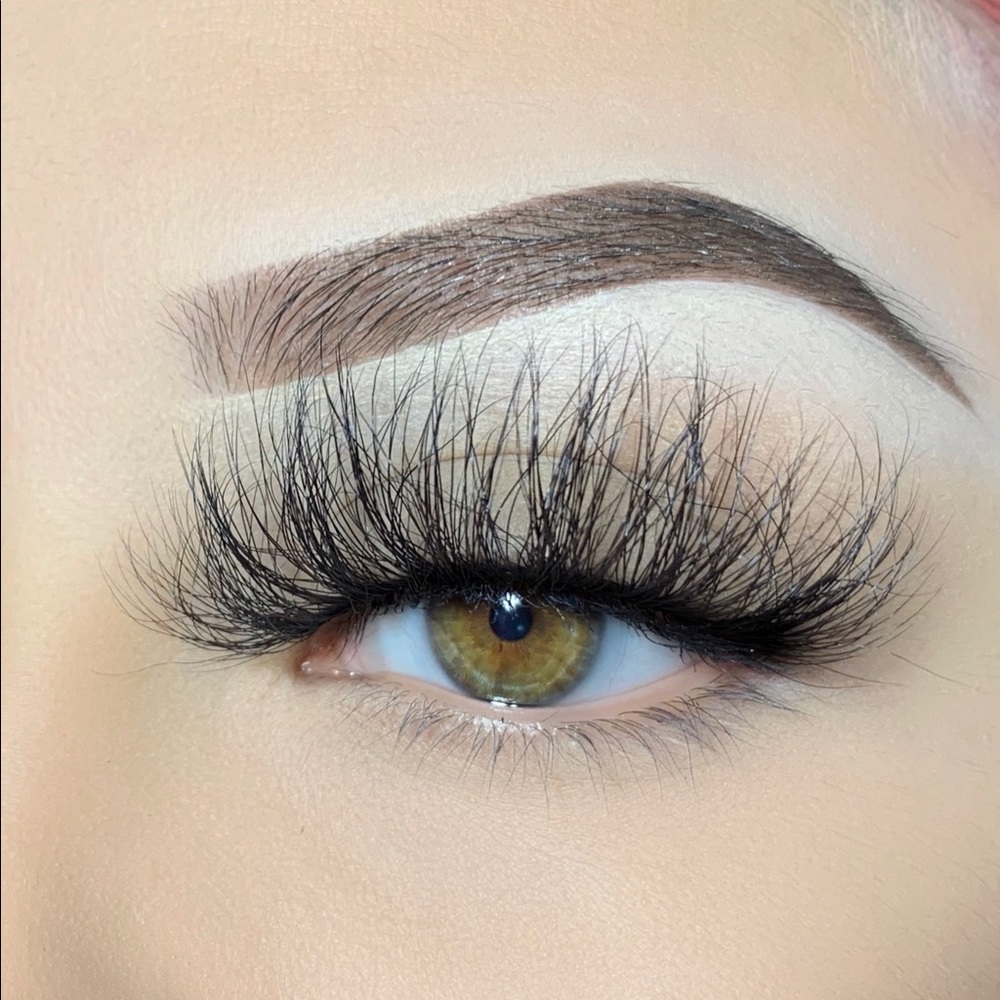 Wispy 100% Luxury Mink Lashes Fiore Beauty